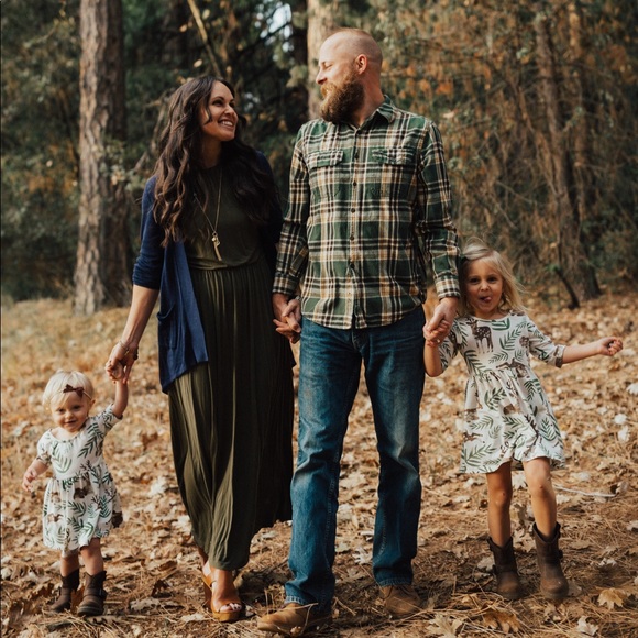 Meet your Posher, Esther - Picture 2 of 7